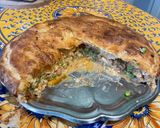 Une image de l'étape 16 de Tourte au porc, petits pois, crème et feta.