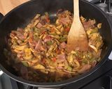 Une image de l'étape 14 de Spaghettis tricolores à la pancetta, poivrons, tomates, champignons et gruyère.