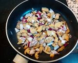 Foto del paso 3 de la receta: Salmón a la plancha con champiñones y zanahorias