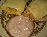 A picture of step 4 of Cheesy Egg Burger.