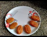 A picture of step 3 of Veg Mumbai lollipop.