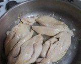 Foto del paso 2 de la receta: Pollo en crema con espinacas y elote