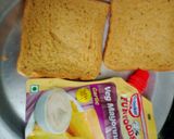 A picture of step 1 of Peanut mayonnaise sandwich.