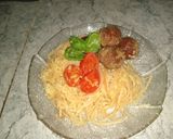 Foto del paso 4 de la receta: Pasta estilo mediterránea con albóndiguitas