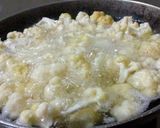 A picture of step 1 of Cauliflower Manchurian.