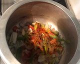 Foto del paso 2 de la receta: Lengua en salsa acompañada de arroz con coco