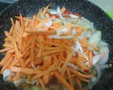Foto langkah ke 5 dari resep Orak Arik Wortel Ayam.