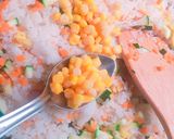 Hình bước làm 4 của món Cơm rang sắc màu (colorful fried rice)