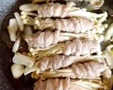 Foto langkah ke 2 dari resep Beef Enoki Roll.