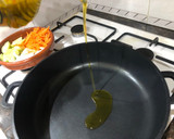 Foto del paso 3 de la receta: Rape a la plancha con guisantes y zanahoria hervida