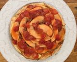 Foto del paso 9 de la receta: Tarta de manzana con salsa de fresas