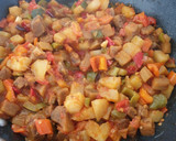 Foto del paso 3 de la receta: Pisto de verduras con huevo