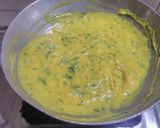 A picture of step 7 of Lehsuni methi pithla.