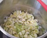 Foto del paso 2 de la receta: Champiñones con col y jamón
