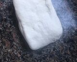 Foto del paso 3 de la receta: Masa de churrinches original chilena con forma de medialuna