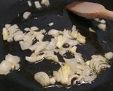 A picture of step 1 of Linguine allo speck.