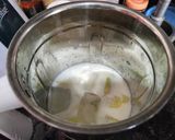 A picture of step 1 of Muskmelon chocolate milkshake.
