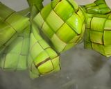 Foto langkah ke 2 dari resep Ketupat Lembut (Hemat Gas).