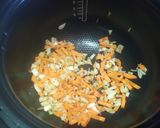 Фото кроку 2 до Рис с овощами и морепродуктами в мультиварке.