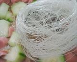 Foto langkah ke 6 dari resep Sayur Bening (Oyong,Soun,Wortel).