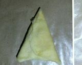 Foto langkah ke 6 dari resep Tutorial risoles segitiga.