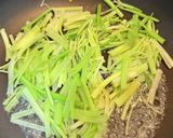 芹菜炒蝦仁的食譜步驟3照片