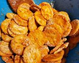 A picture of step 5 of Spicy Ranch Ritz Crackers.