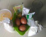 Foto langkah ke 1 dari resep Bolu singkong kukus simple.