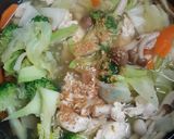 รูปขั้นตอนการทำที่ 3 ของ ซุปผักและสันในไก่