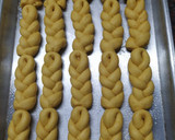 Foto del paso 4 de la receta: Pancitos trenzados de zapallo