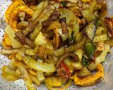 Gambar langkah 4 resipi Sotong Goreng Kunyit.