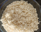 Foto del paso 1 de la receta: Falso arroz de coliflor "colirroz" con chipirones en su tinta