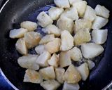 A picture of step 3 of Aloo Dahiwale.