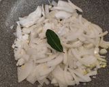 Foto del passaggio 4 della ricetta Farinata di ceci con cipolle fondenti e radicchio