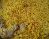 Foto del paso 2 de la receta: Arroz amarillo con pollo compuesta con verduras y huevos