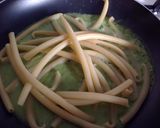 Foto del passaggio 6 della ricetta Ziti con crema di fave novelle, salsa di parmigiano alle erbe e speck croccante