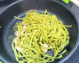 Foto del paso 2 de la receta Tagliatelle con burrata, gambas, pistachos tostados y aliño de albahaca