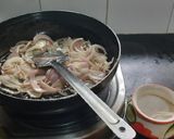 A picture of step 2 of Chinese Egg Hakka noodles.