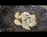 नींबू की गुजिया (Nimbu ki gujiya recipe in hindi) रेसिपी चरण 3 फोटो