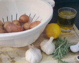 Foto del paso 1 de la receta: Patatas nuevas al tomillo y limón