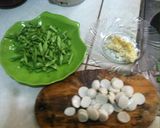 Foto langkah ke 1 dari resep Buncis Jahe Baso Ikan.