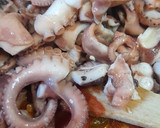 Foto del paso 7 de la receta: Pulpitos con salsa de tomate