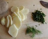 Foto del paso 1 de la receta Salmón al horno con patatas y mayonesa al eneldo