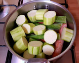 Foto del paso 1 de la receta: Sopa de calabacín y zanahoria 😋