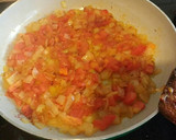Foto del paso 3 de la receta: Huevos perico (huevos revueltos con cebolla y tomate)