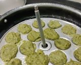A picture of step 6 of Tri colour chutney.