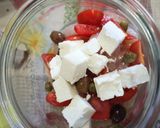 Foto del passaggio 2 della ricetta Pollo con Feta e olive in vasocottura