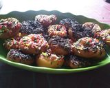 Foto langkah ke 5 dari resep Donat Goreng Empyuukk😋😋.