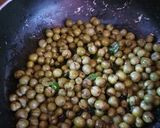 A picture of step 5 of Pachhai Sundakkai Sadam.