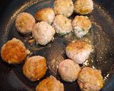 Foto del paso 4 de la receta: Albóndigas con tirabuzones en salsa arrabbiata